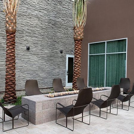 Courtyard By Marriott Mesa At Wrigleyville West Exteriör bild
