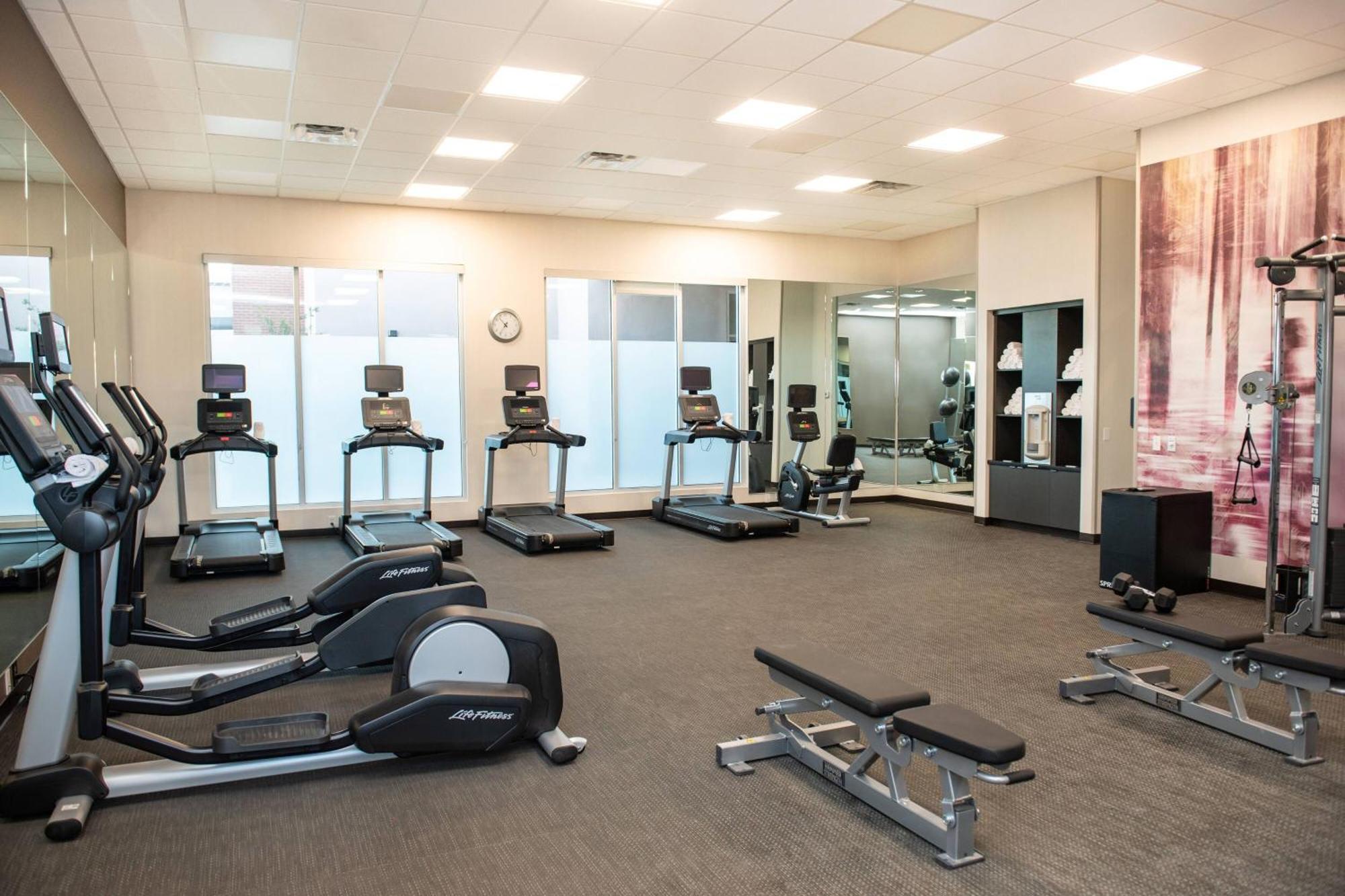 Courtyard By Marriott Mesa At Wrigleyville West Exteriör bild
