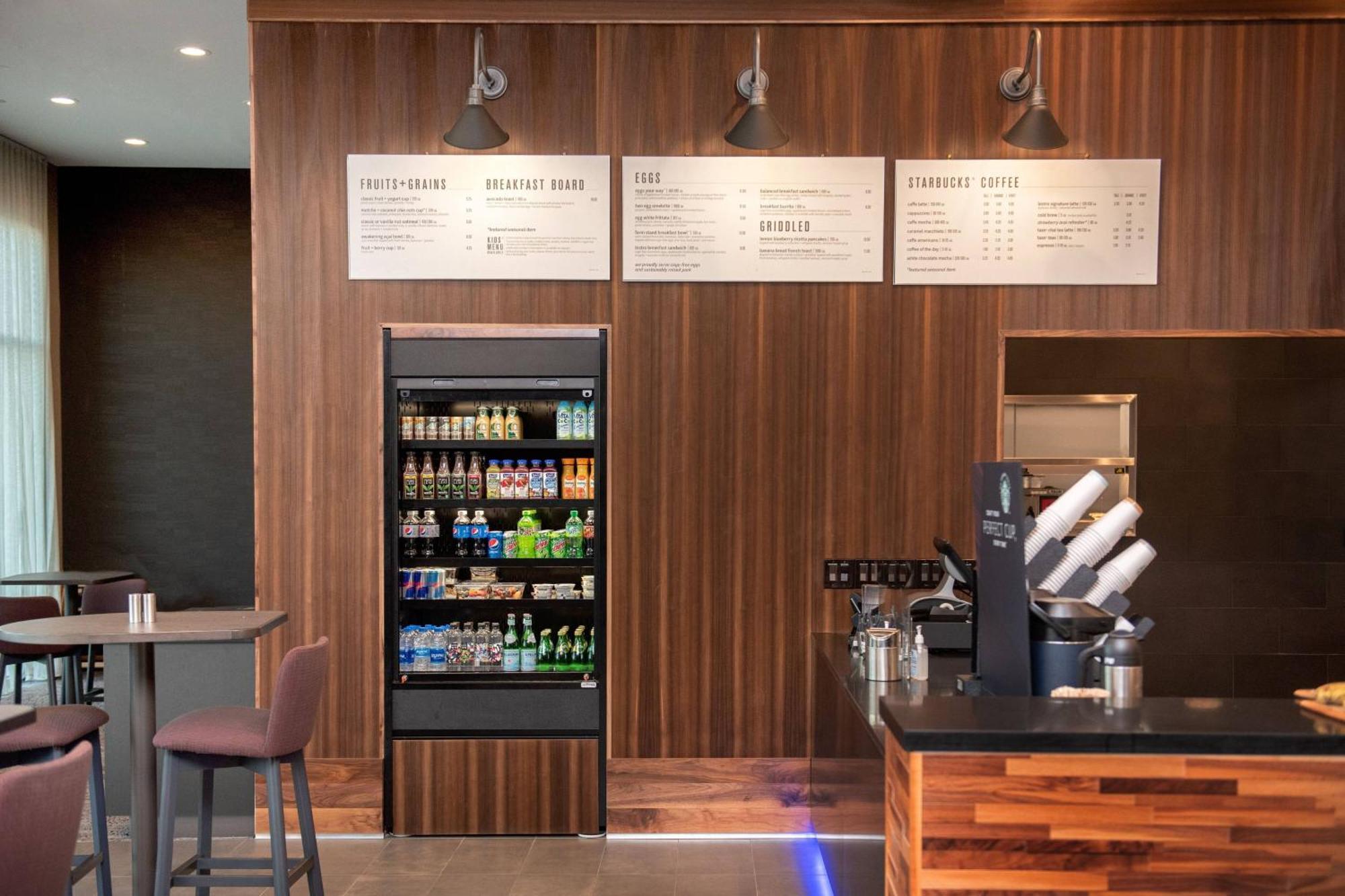 Courtyard By Marriott Mesa At Wrigleyville West Exteriör bild