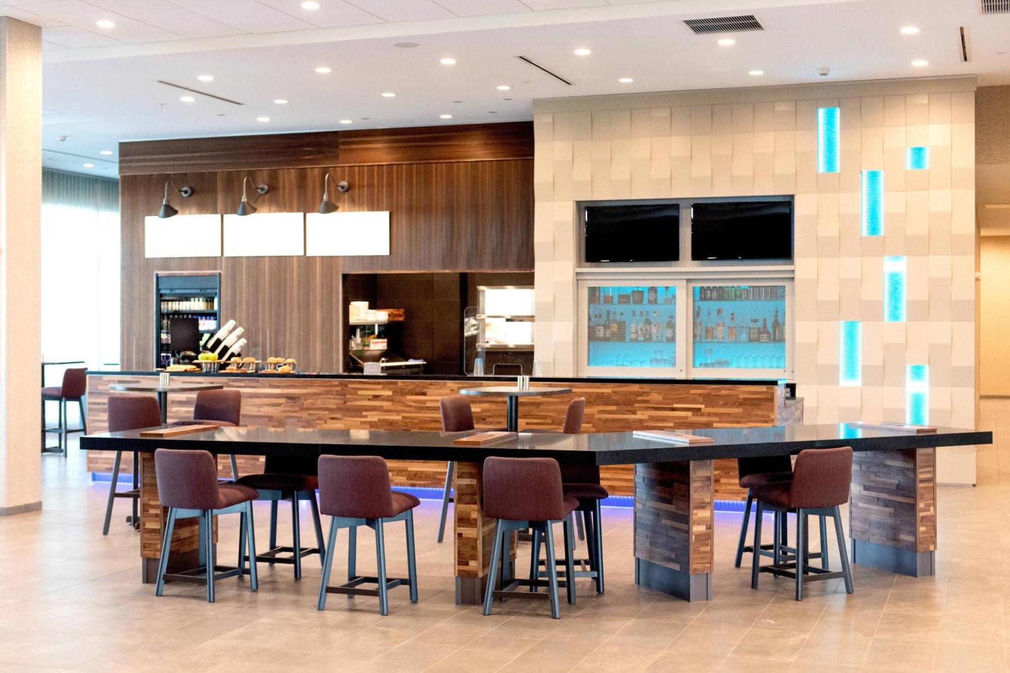 Courtyard By Marriott Mesa At Wrigleyville West Exteriör bild