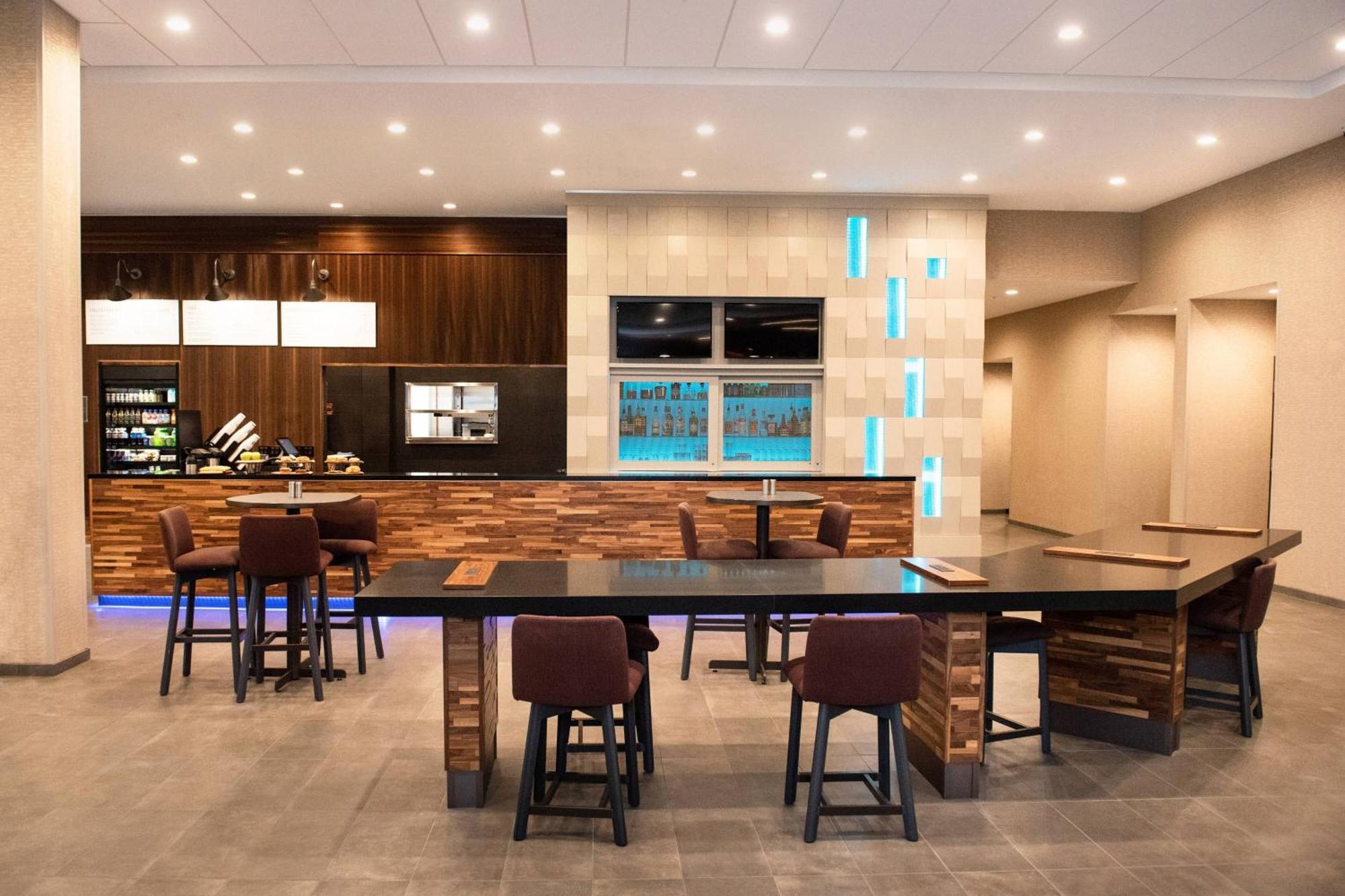 Courtyard By Marriott Mesa At Wrigleyville West Exteriör bild