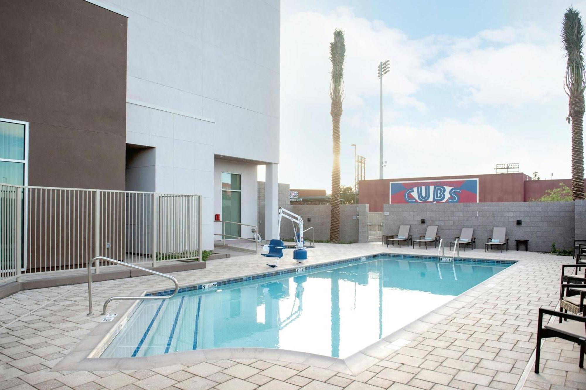 Courtyard By Marriott Mesa At Wrigleyville West Exteriör bild