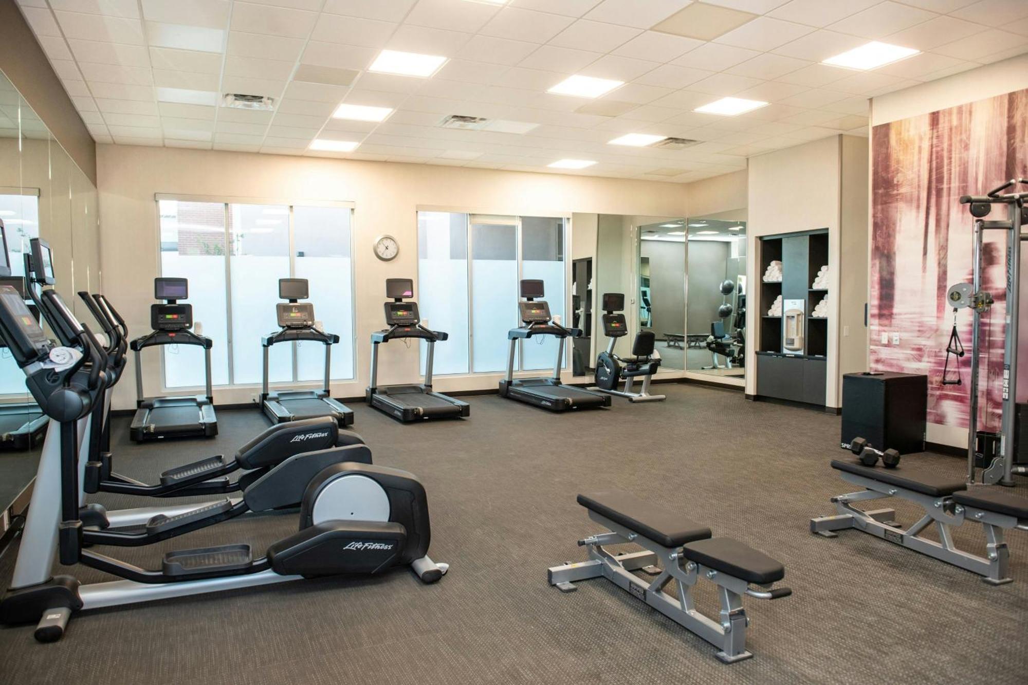 Courtyard By Marriott Mesa At Wrigleyville West Exteriör bild
